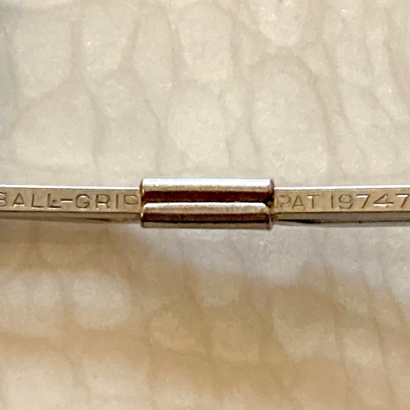 Vintage 1934  collar bar Ball-Grip  Patent #1974765  Excellent Condition. - Picture 2 of 9